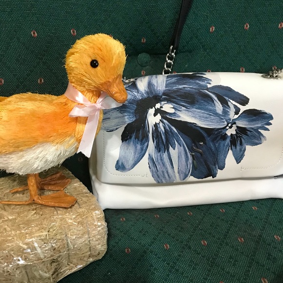 Purse - Picture 3 of 8